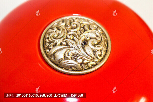 鎏金花紋浮雕