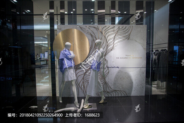 女裝店櫥窗