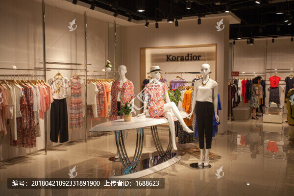 女裝店櫥窗