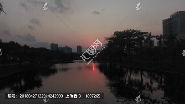 高校水景教室傍晚