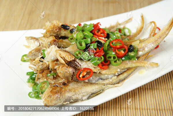 香煎小河魚