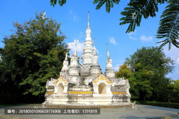 西雙版納景洪曼聽公園白塔