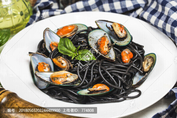墨魚(yú)汁海鮮意大利面