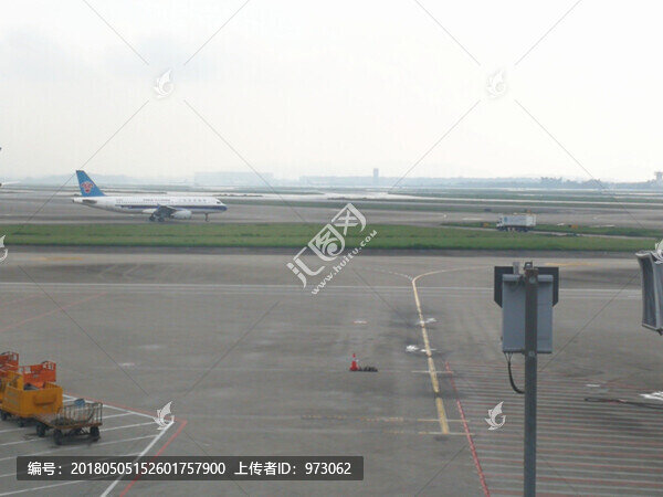 登機(jī)口,停機(jī)坪