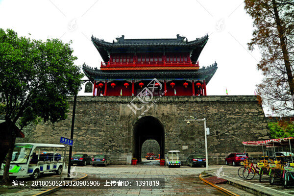 荊州古城東門,賓陽樓