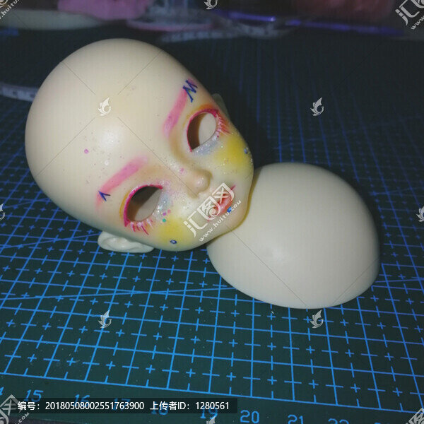 塑膠娃娃