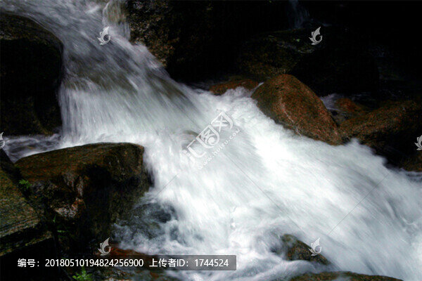 溪流