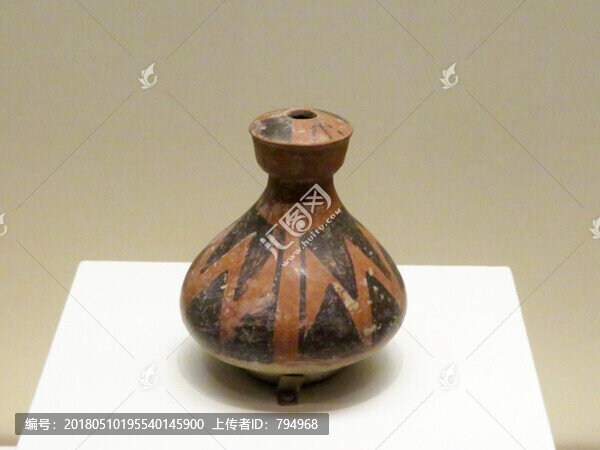 交錯三角紋彩陶壺