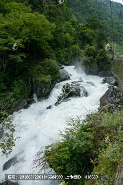 四川公路上的風(fēng)景