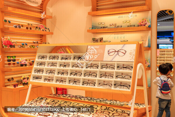 眼鏡店內(nèi)景