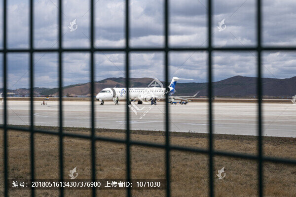 飛機(jī)場(chǎng)
