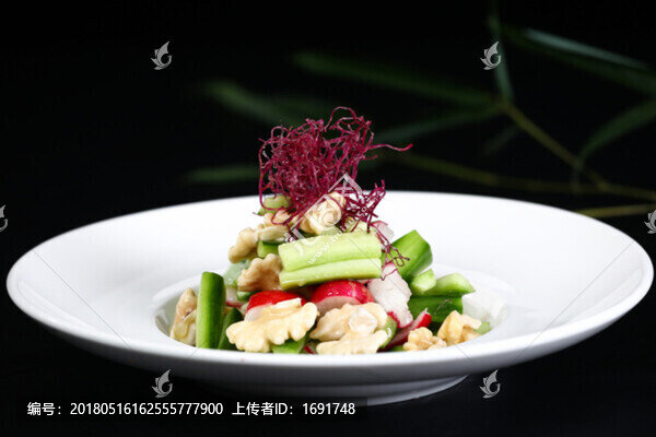 青瓜拌桃仁