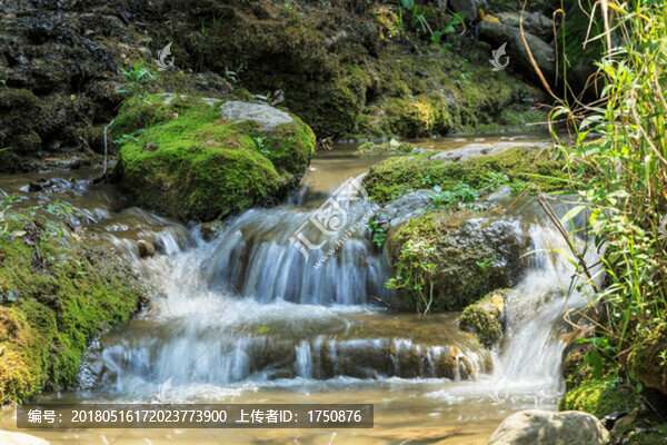 山澗溪流