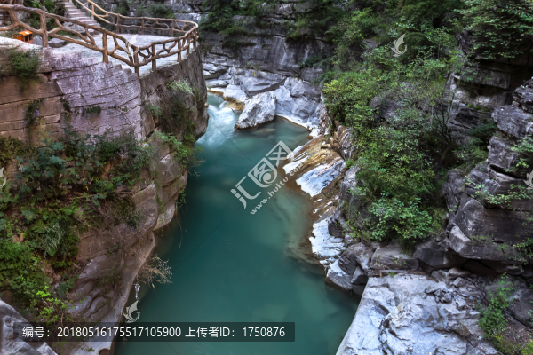 八泉峽水韻
