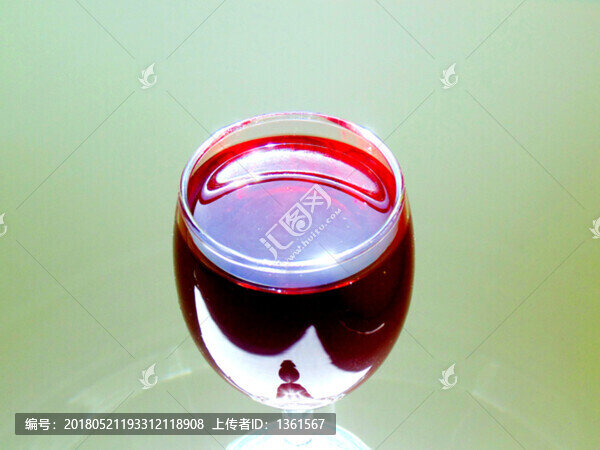 高酒杯
