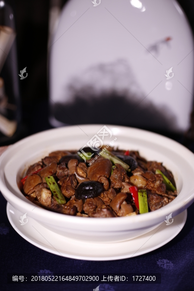 開(kāi)煲滋補(bǔ)羊肉煲