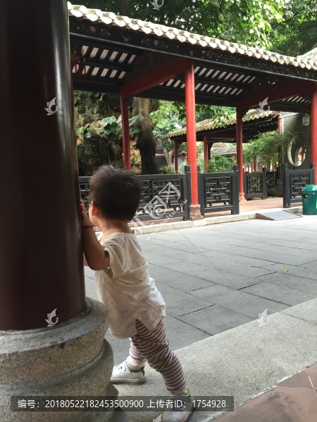 清暉園古跡園林可愛小孩