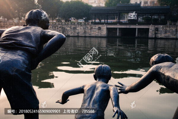 跳水雕塑