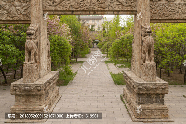 衡王府石坊龍雕