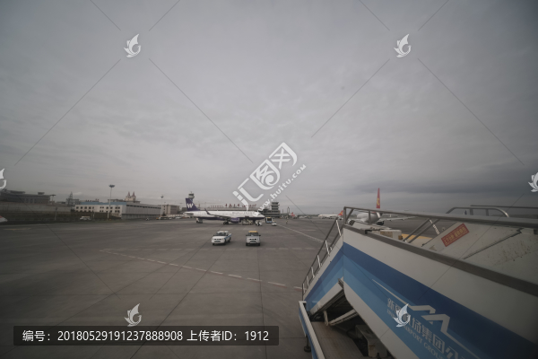 機(jī)場(chǎng)