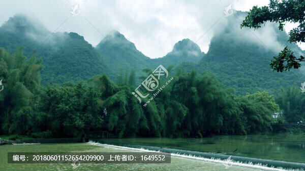 煙雨蒙蒙峰巒疊嶂漓江風(fēng)光