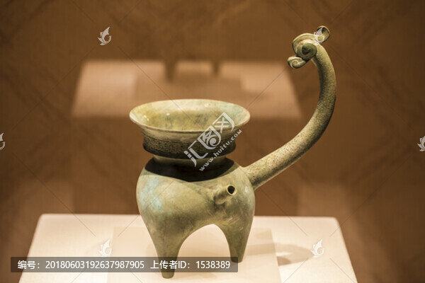 青銅龍柄盉