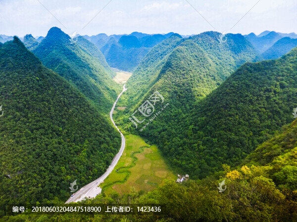 山峰峽谷