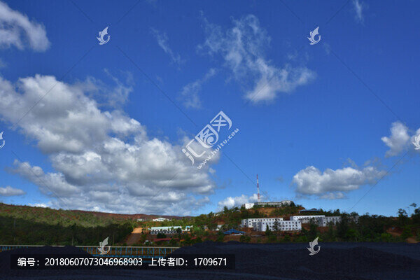 藍(lán)天背景
