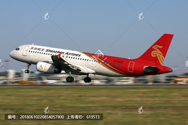 深圳航空飛機(jī)起飛