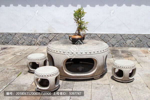 石桌石凳