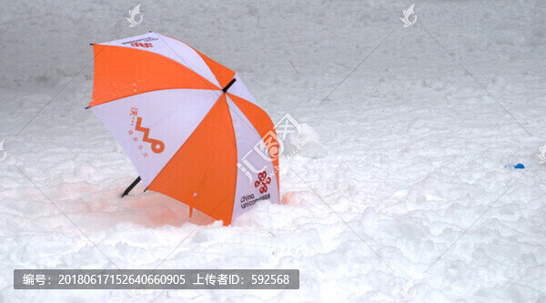 雪地,傘