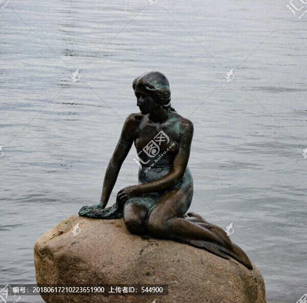 美人魚(yú)雕塑