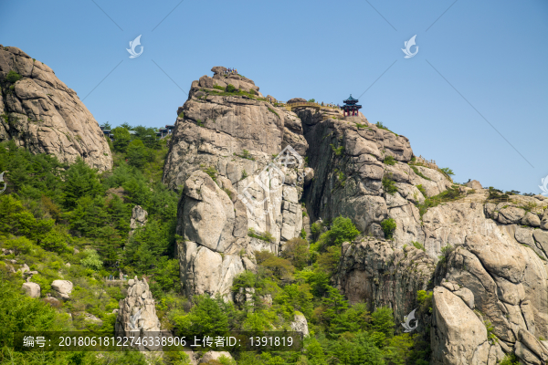青島,春天的嶗山風(fēng)光,靈旗峰
