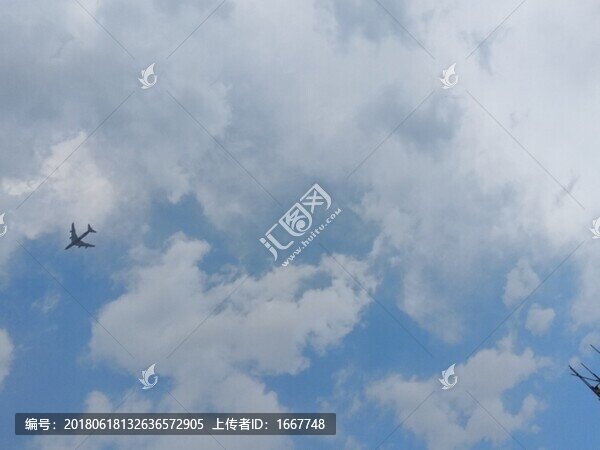 藍天白云,飛機