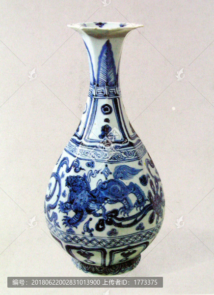 青花獅戲紋八棱玉壺春瓶