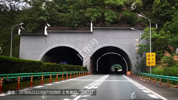 高速路標(biāo)識牌