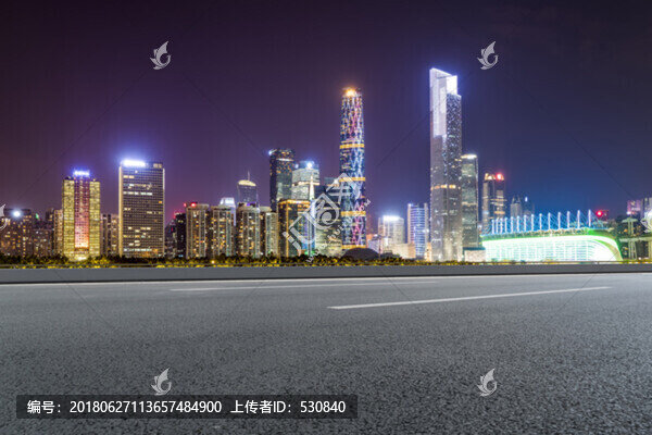 城市道路瀝青路面和廣州建筑夜景