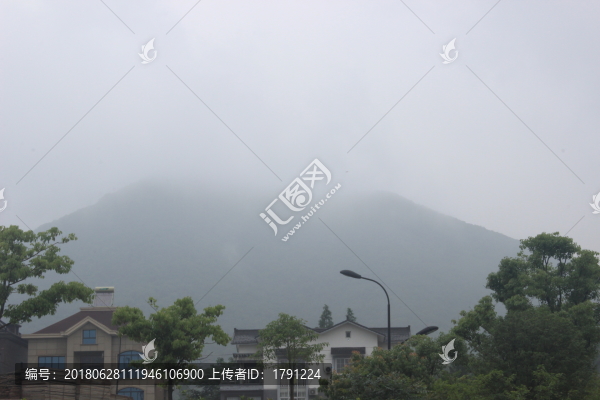 霧山