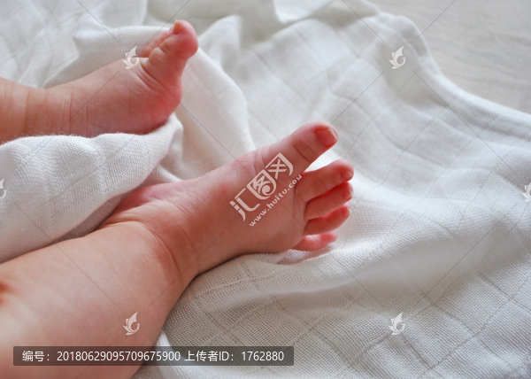 嬰兒的小腳