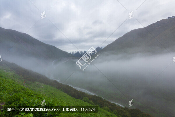 貢嘎寺云海