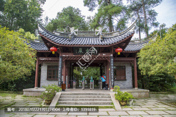 浙江寧波奉化雪竇山風(fēng)景區(qū)千丈巖