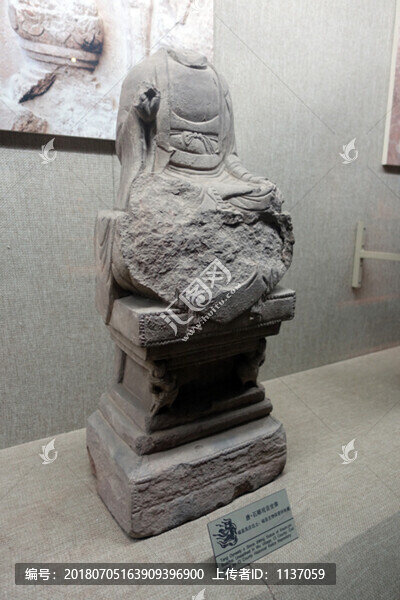 唐代石雕觀音坐像