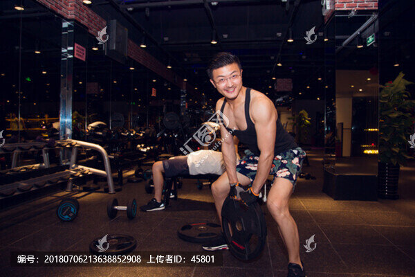 手提杠鈴