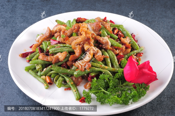豆角炒脆骨