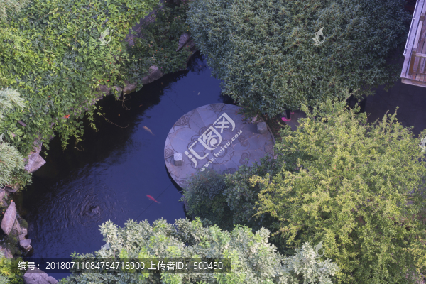 花園小水池