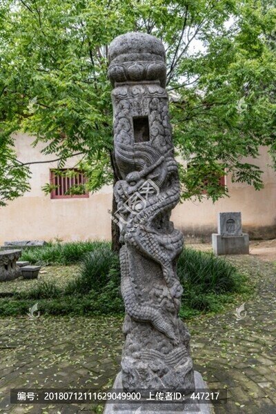 龍柱
