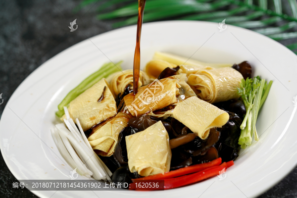 涼拌豆腐皮