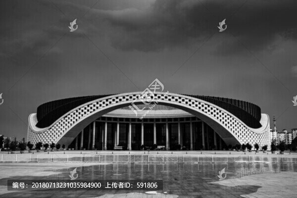 云南大劇院（黑白）