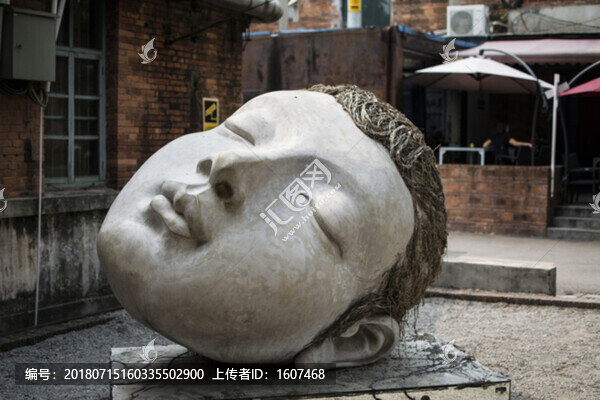佛頭雕塑