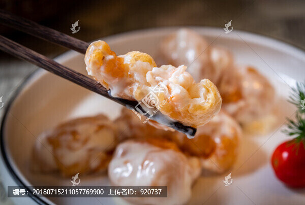 沙拉蝦球